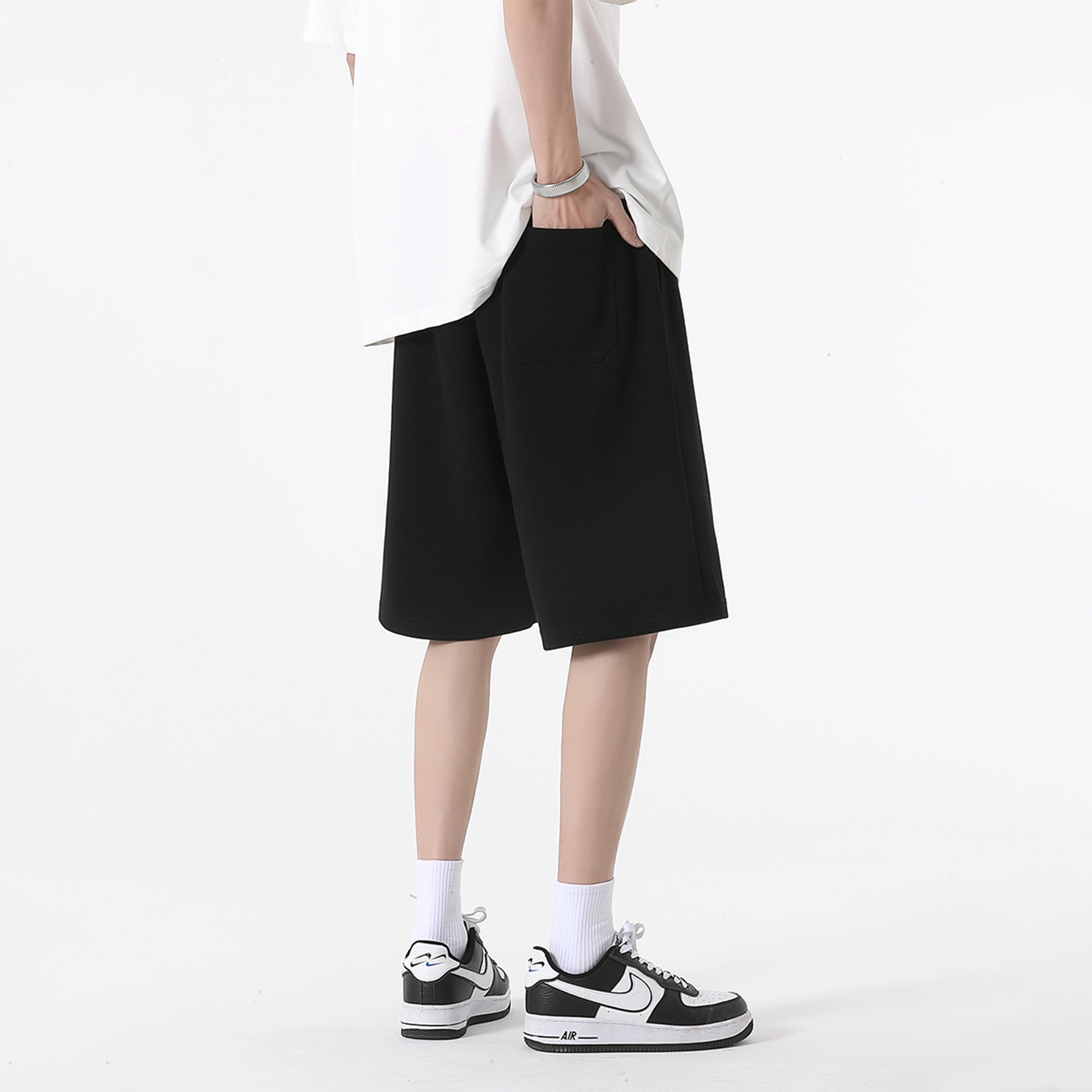 URBAN AUTHENTIC logo
