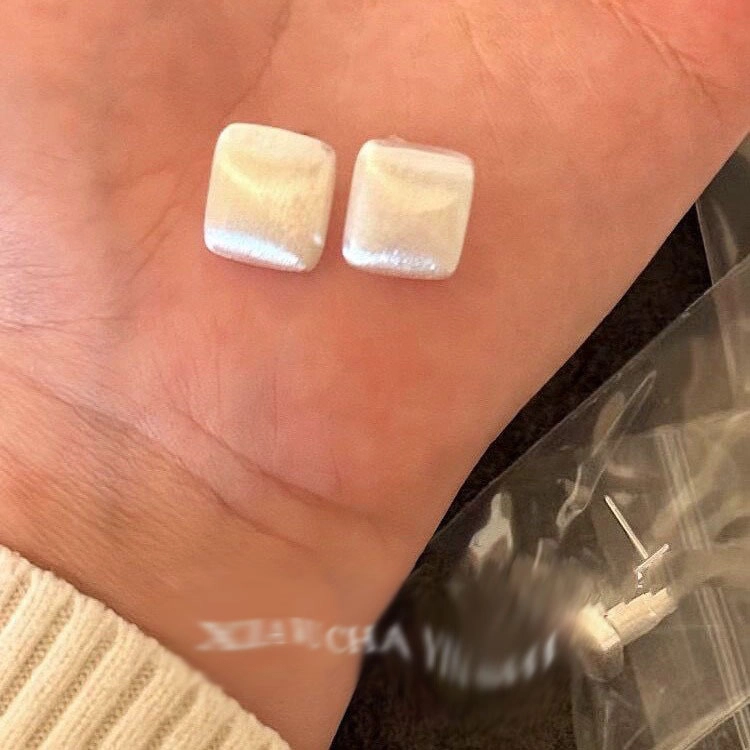 999