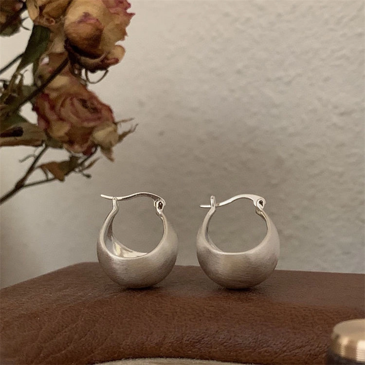 990