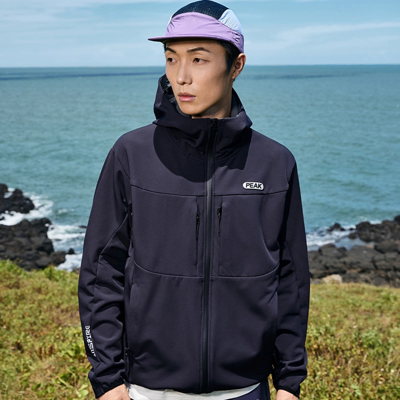 匹克 驭峰甲三防软壳风衣 山系户外运动外套防水防污秋季新款运动服连帽上衣夹克风衣 男款 藏蓝