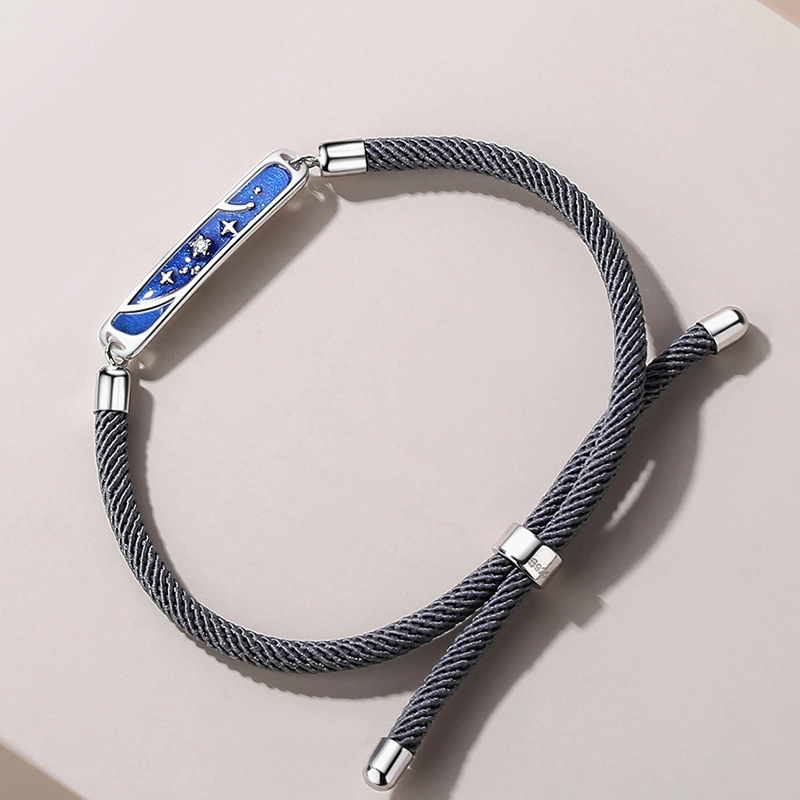 925