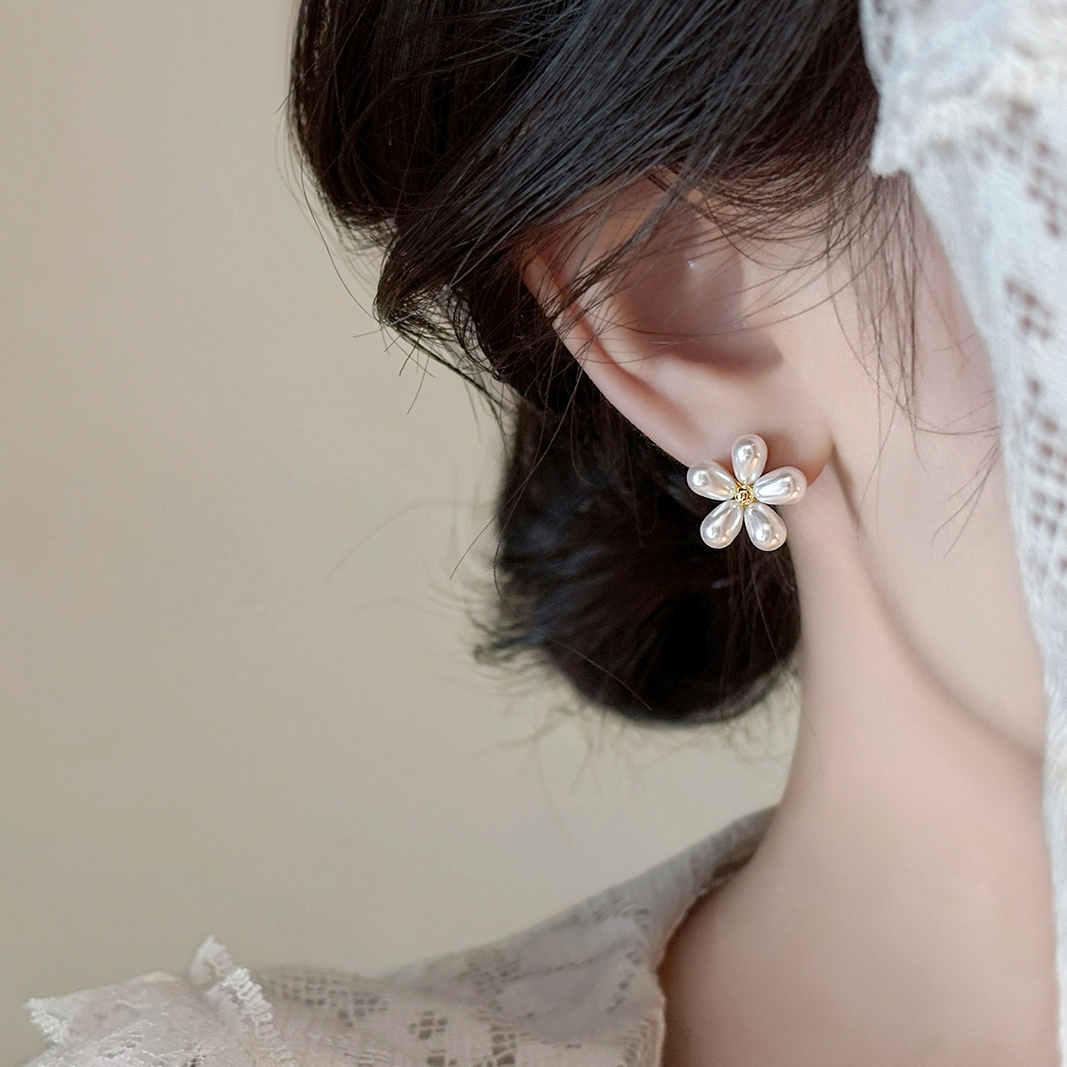 伊灿 花朵小众设计高级感 仿珍珠 耳钉 女