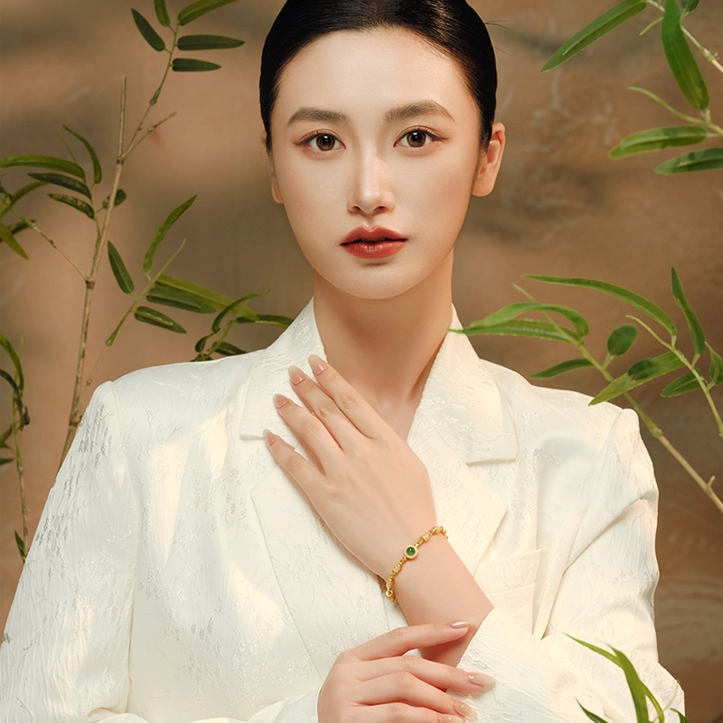 中鑫珠宝 绿宝金韵 镶嵌玉髓 锆石金钻盘缠蹦迪珠 足金 按克计价 黄金手串 女款