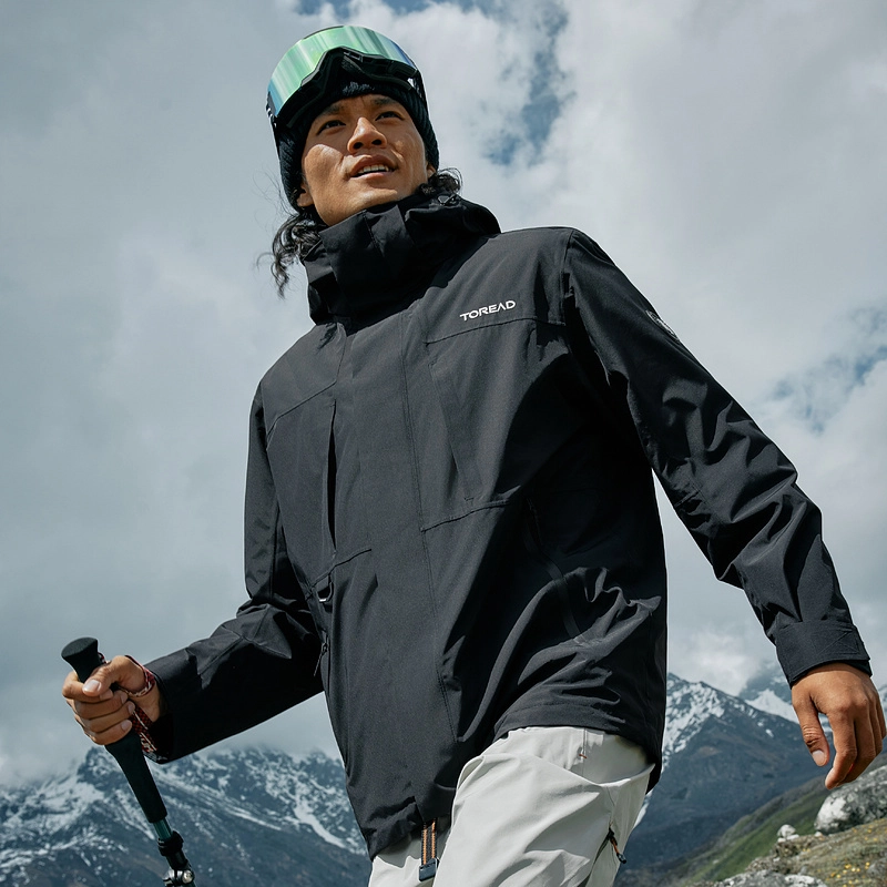 探路者  户外徒步登山纯色拉链保暖外套合身连帽  防水防风透气耐磨冲锋衣 男女同款 黑色