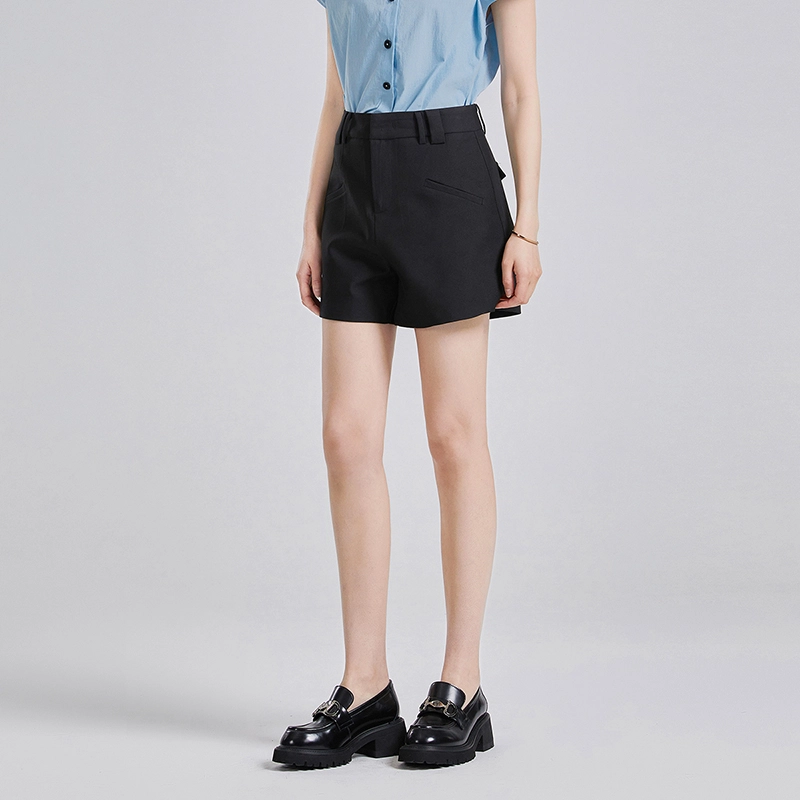 NINE WEST