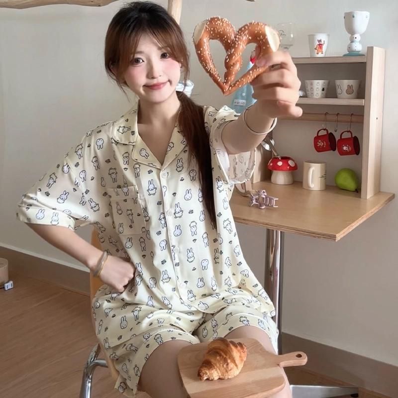侘町 小鸡米菲兔卡通满印冰丝柔软透气亲肤休闲短袖三分裤睡衣礼盒 女款