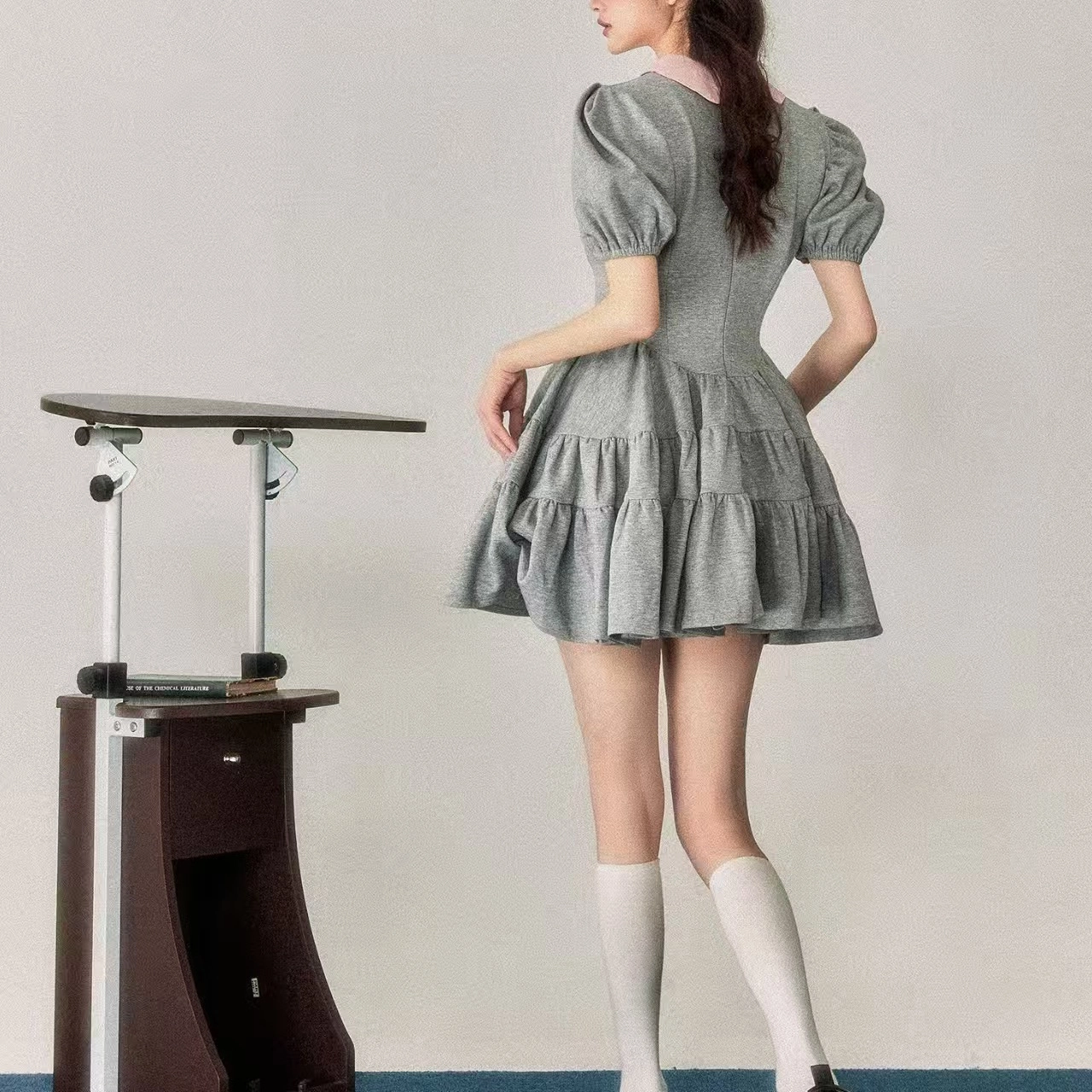 邓大喵 学院风辣妹简约短袖连衣裙 女款