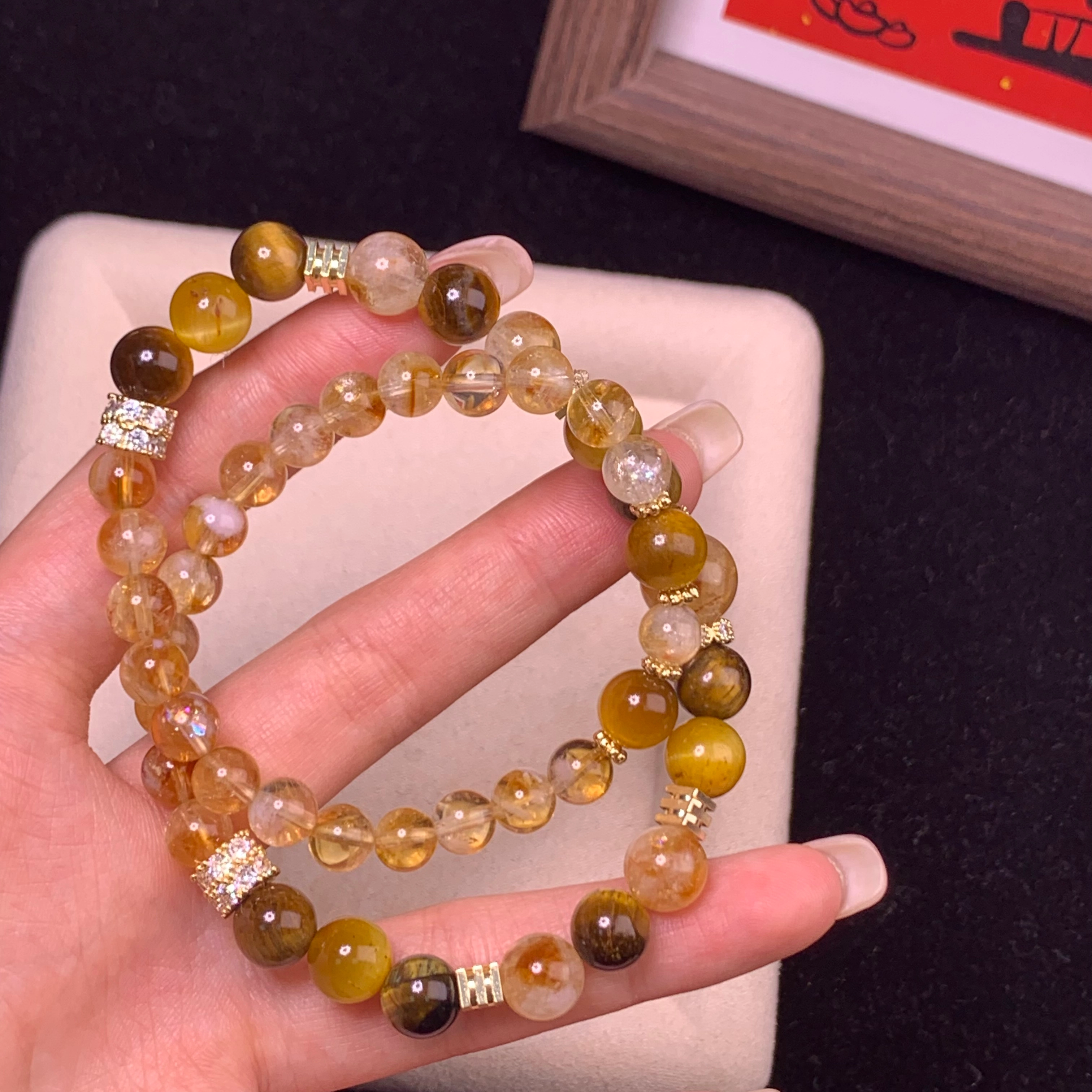 饰福瑞 金霸大综合 精致轻奢小众高级感 招财聚宝 好运连连 显白爆闪 新中式天然 黄水晶 手串 男女同款情侣款