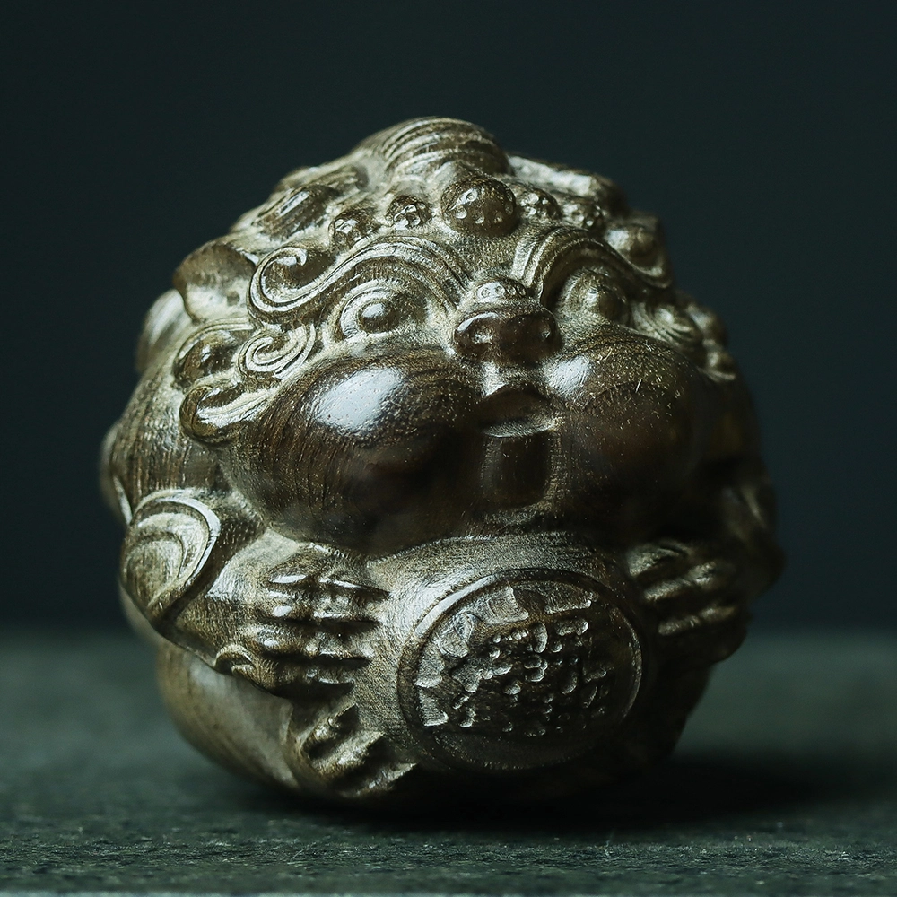 仙作美 雕刻貔貅抱球文玩 阴沉木 木作摆件 男女同款情侣款