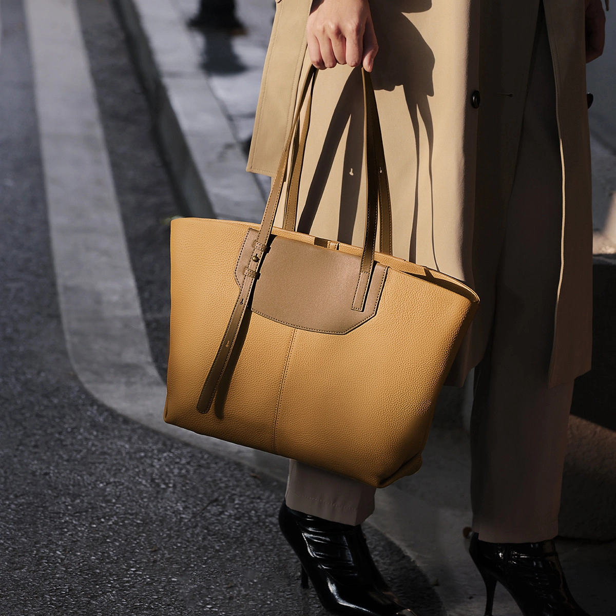 FOXER Tote