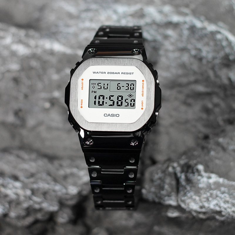 CASIO DW-5600WS-4