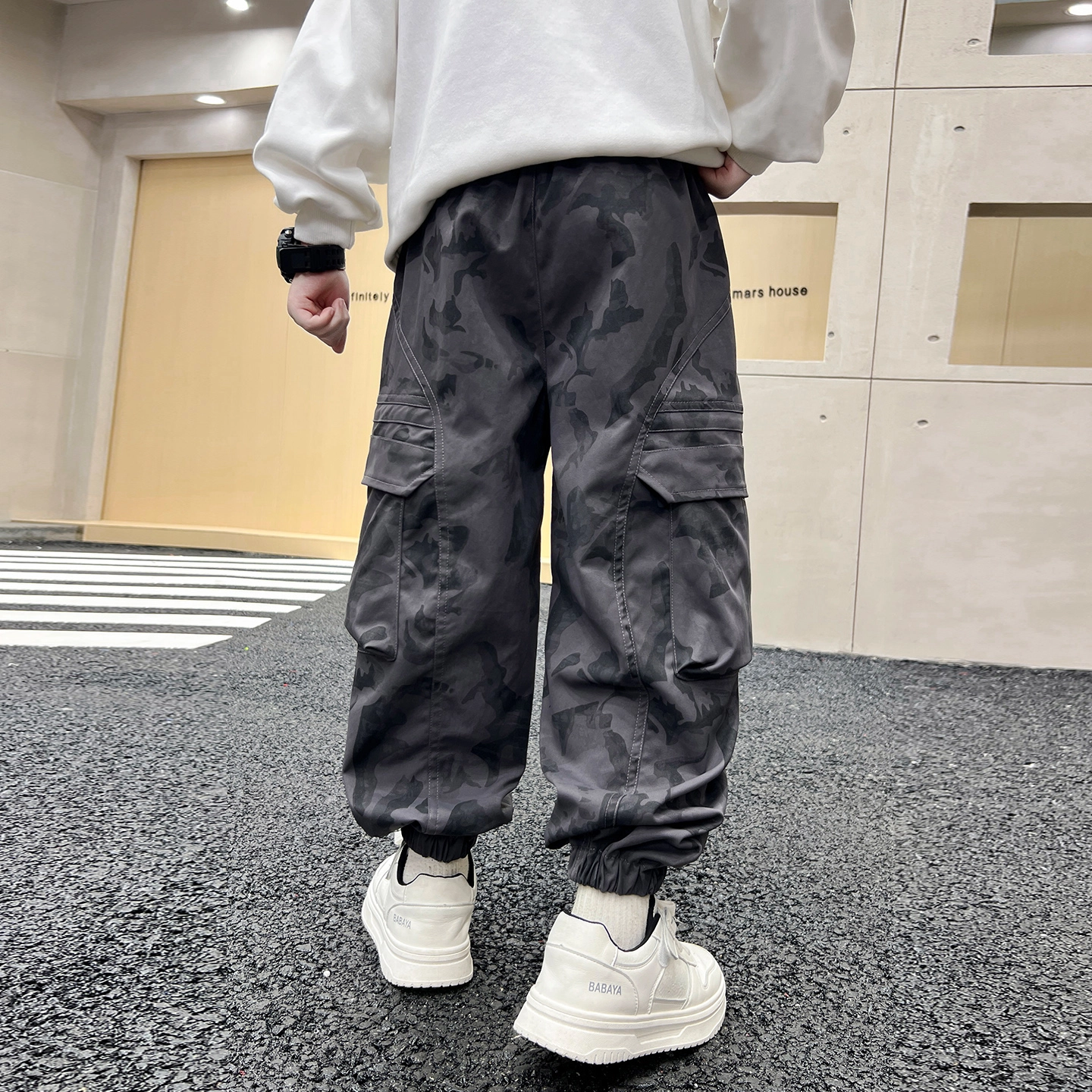 俞兆林 男大童潮范直筒户工装大口袋外健身跑步舒适亲肤适中儿童运动裤 春秋 青少年