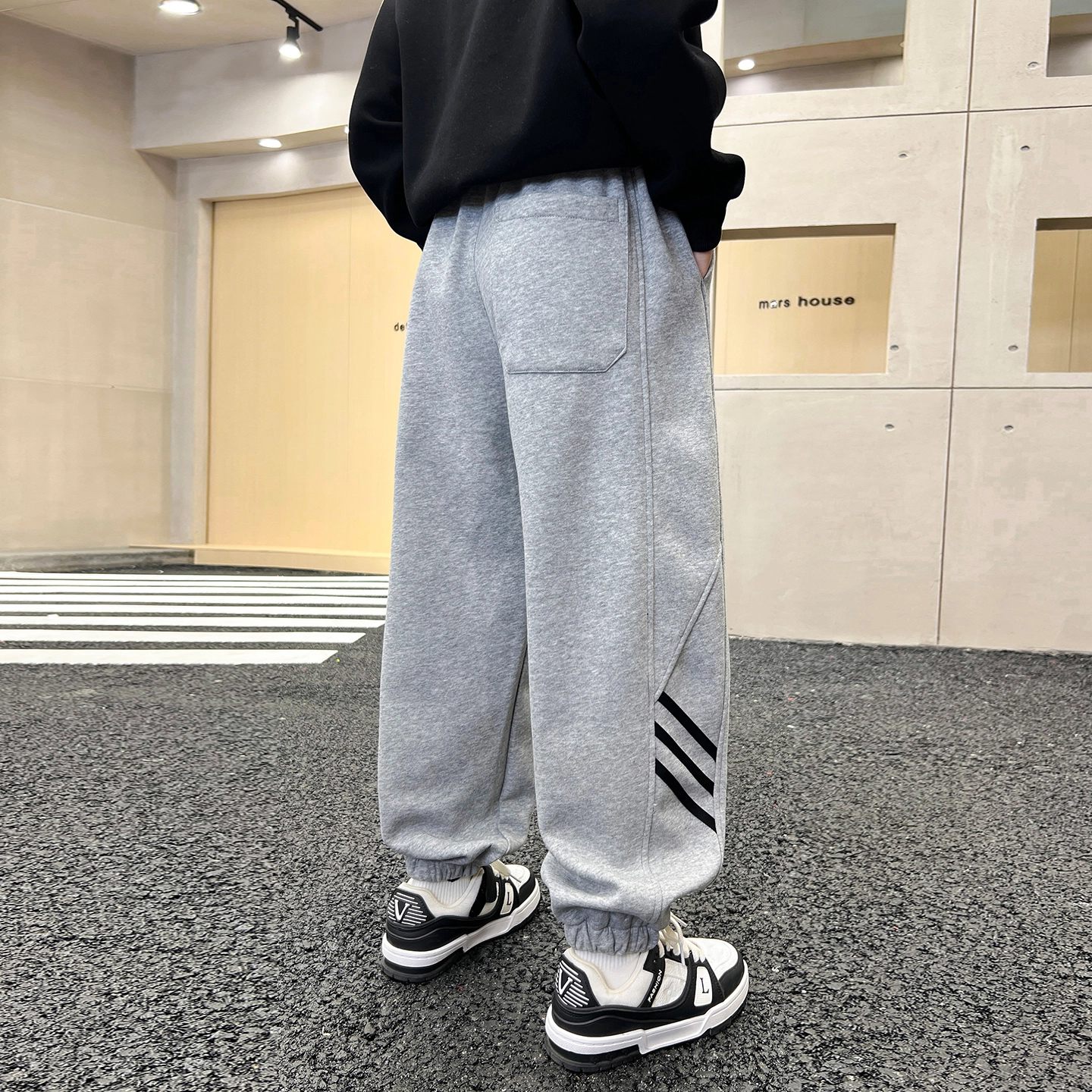 俞兆林 男大童潮范直筒针织卫裤户外健身跑步舒适亲肤适中儿童运动裤 春秋 青少年
