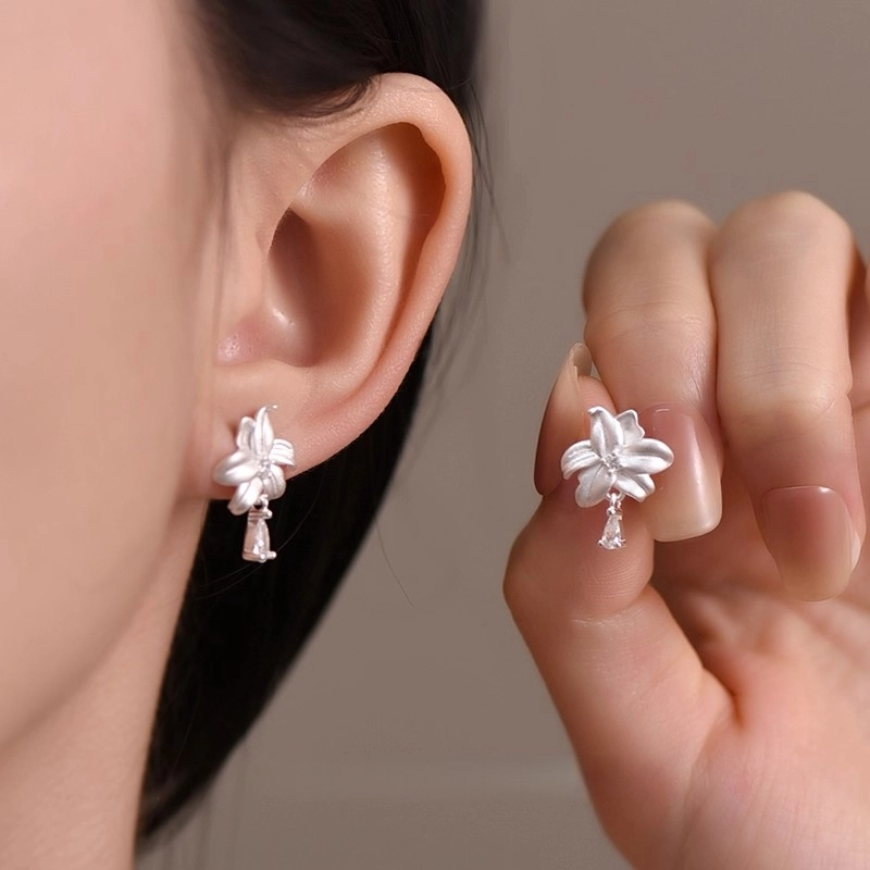 CUTE DAME S990