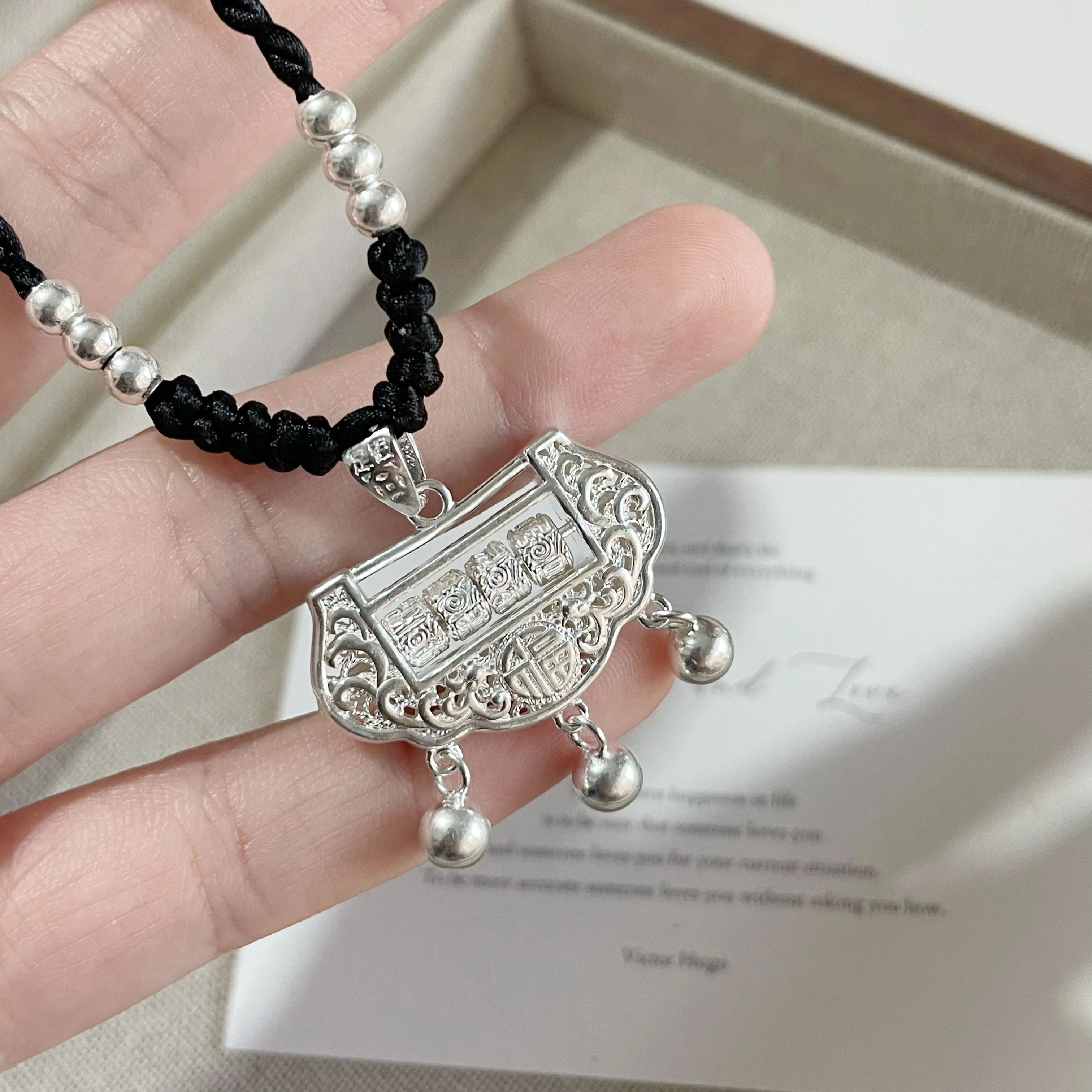 s990 CUTE DAME 990