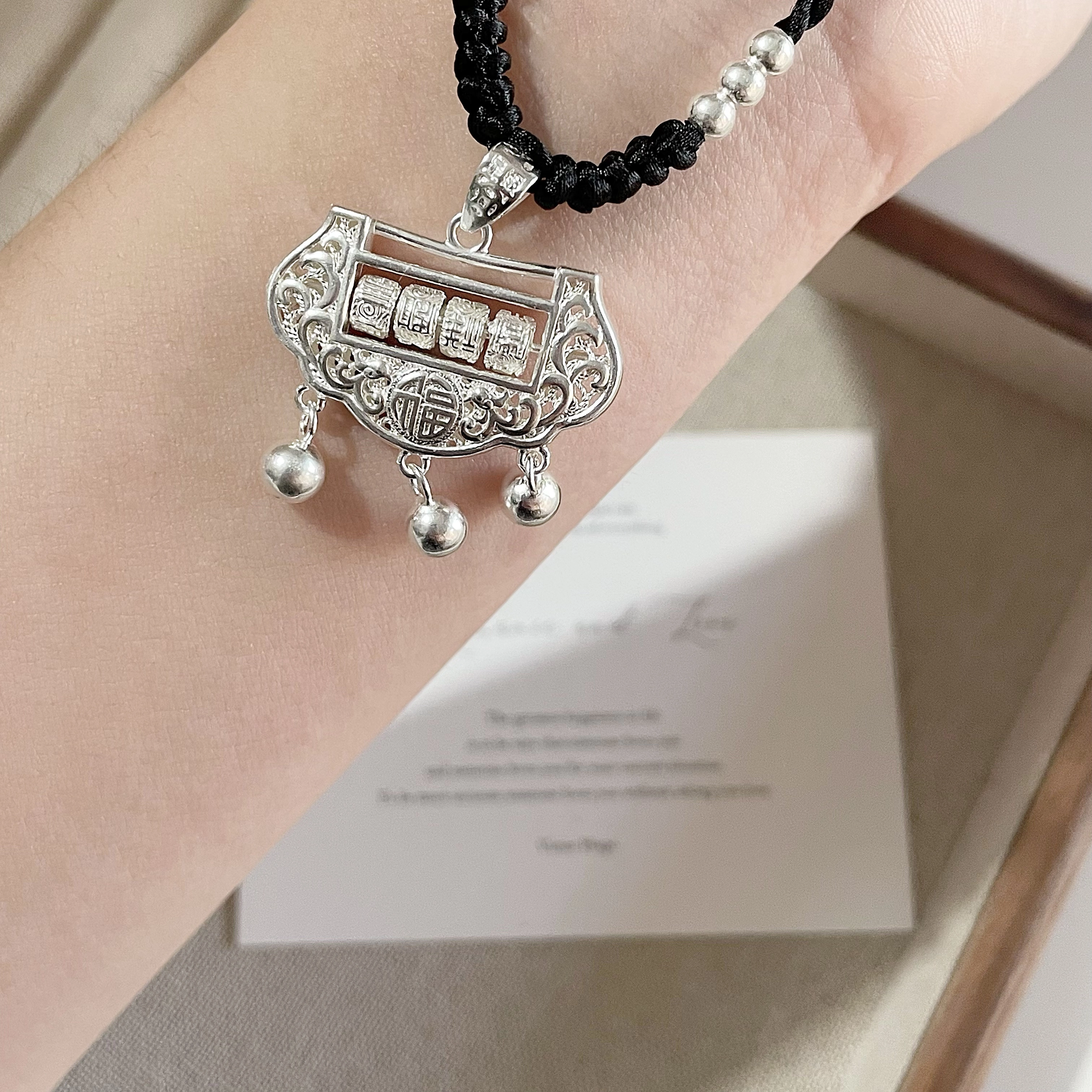 s990 CUTE DAME 990