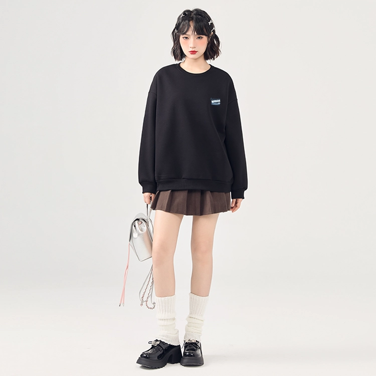 棉致 创意字母简约柔软百搭通勤舒适弹力学院风多巴胺宽松落肩圆领长袖卫衣 女款