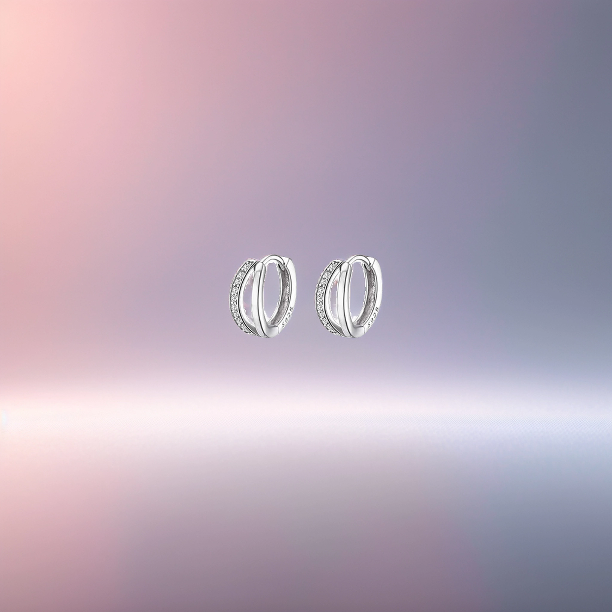 925