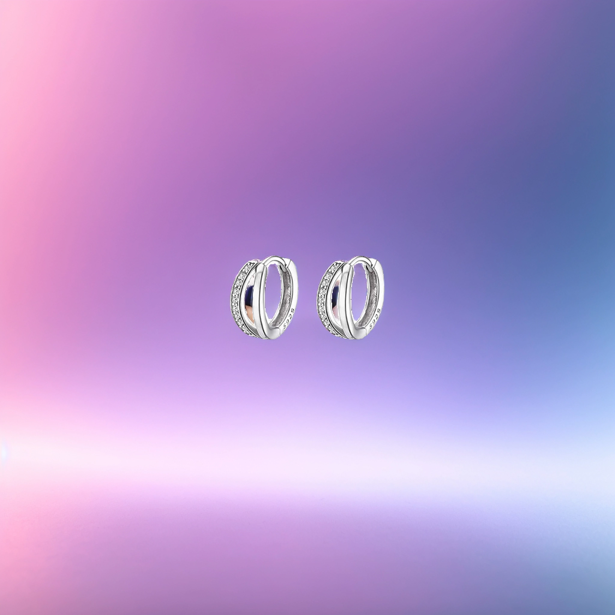 925