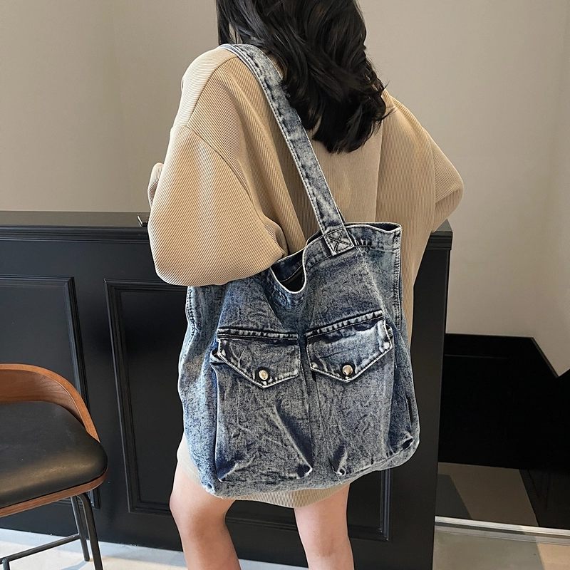 DCLOUD ins Tote