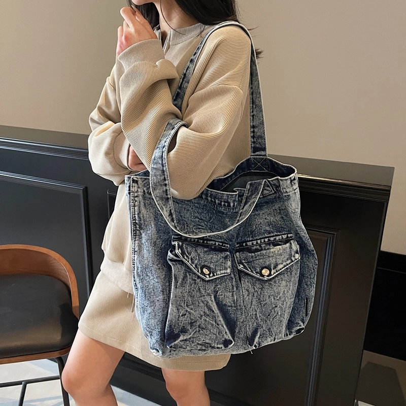 DCLOUD ins Tote