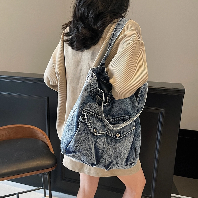 DCLOUD ins Tote