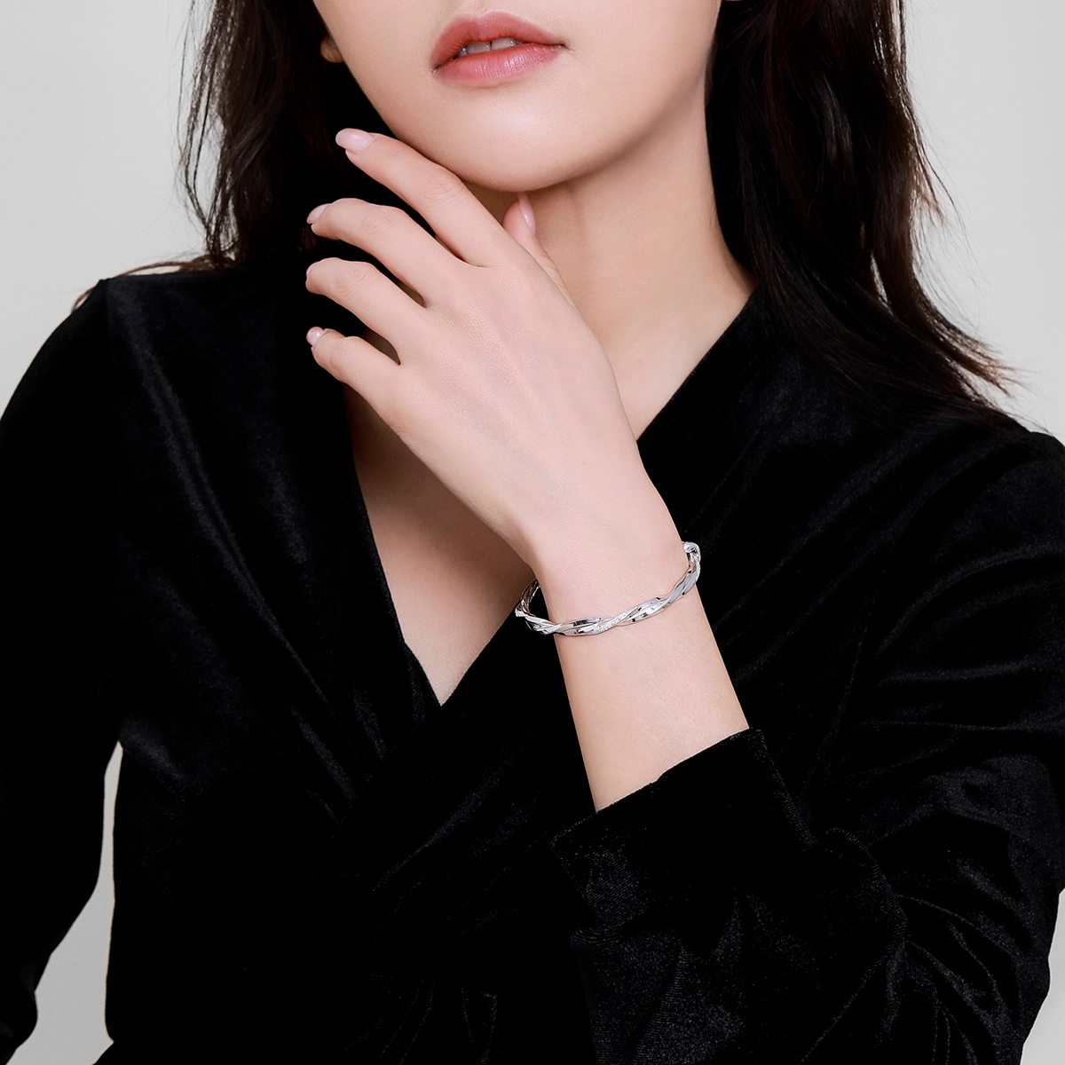 梦金园 莫比乌斯手饰年轻款 足银纯银 手镯 女款