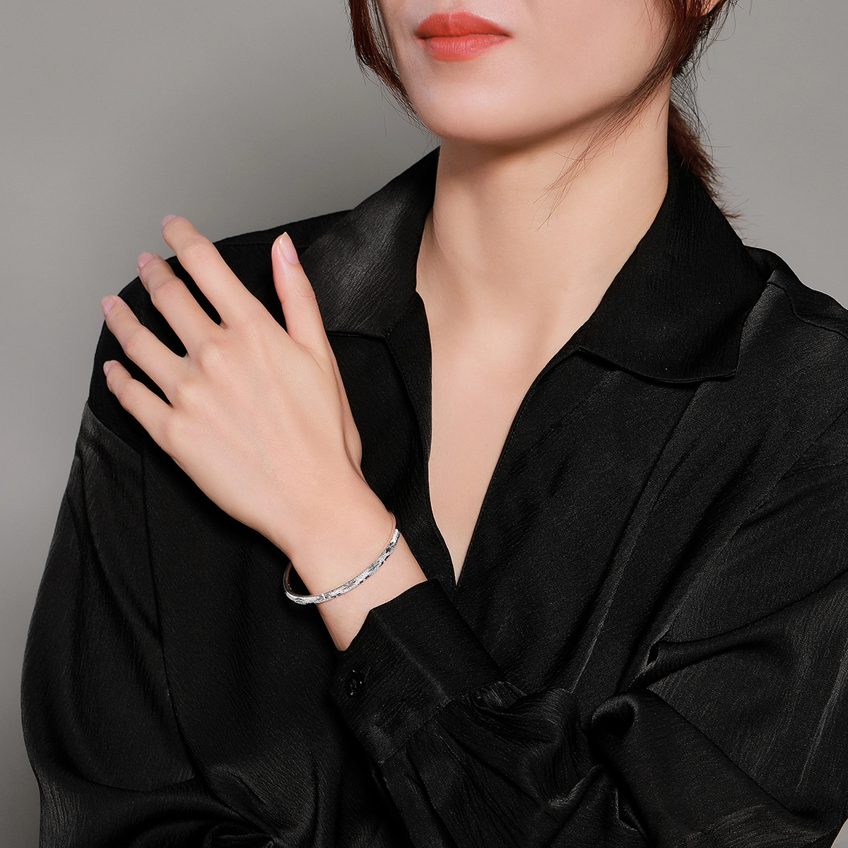 梦金园 满天星系列 繁花似锦银镯 可调节推拉式大气显年轻镯子 足银 手镯 女款