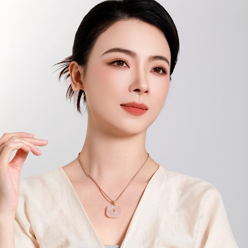 梦金园 方形平安扣 四方守福泽 国潮新中式民族风 小众设计简约高级感 温柔气质百搭 平安顺遂 玛瑙 项链 男女同款情侣款