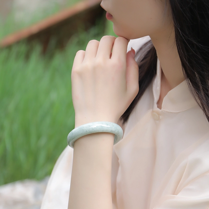 周纪福 糯种素条宽条好运平安镯 糯冰 翡翠手镯 女款