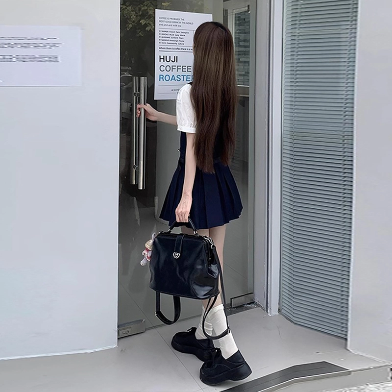 哒头下雨不愁 学院风设计感背带百褶连衣短裙装套装 女款