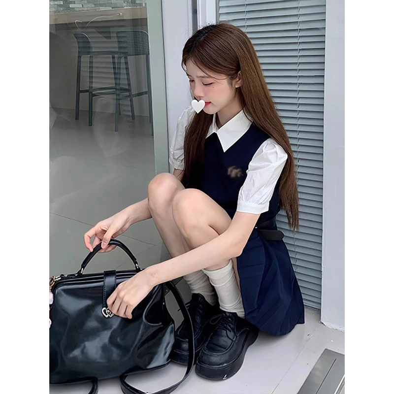 哒头下雨不愁 学院风设计感背带百褶连衣短裙装套装 女款