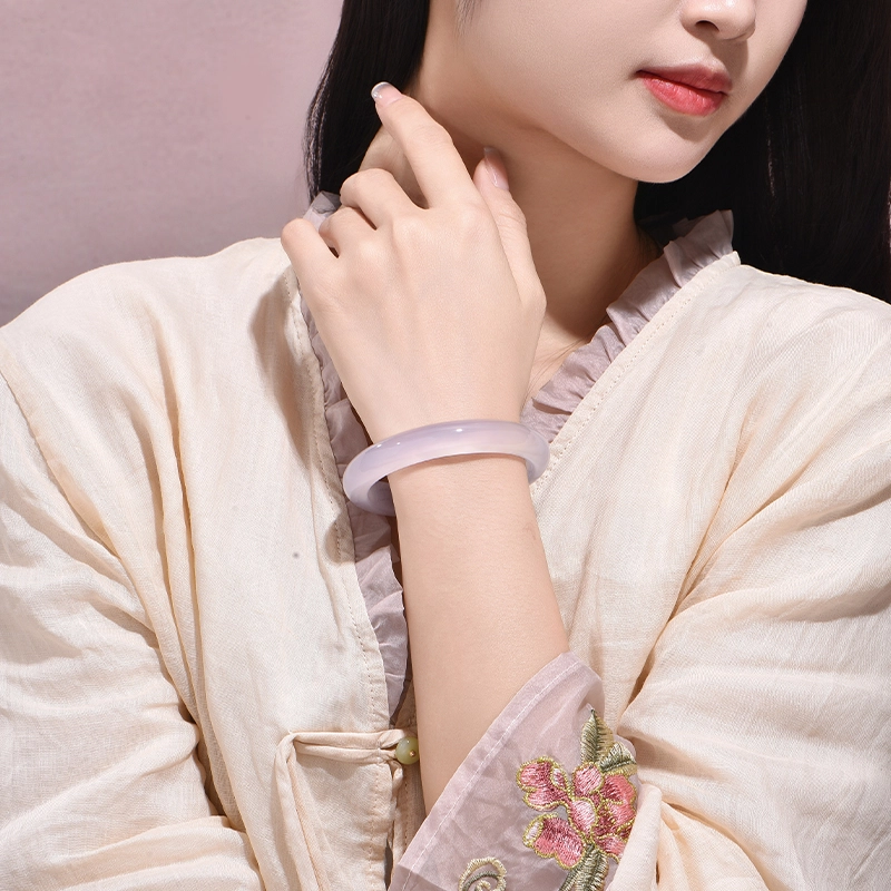 庆大福 暮山紫系列 新中式 国潮国风 温润细腻 小众古色古香 显白水润 高级轻奢 #好运 玉髓 手镯 女款