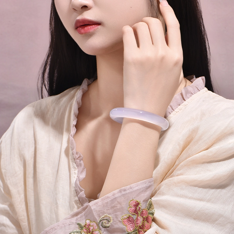 庆大福 暮山紫系列 新中式 国潮国风 温润细腻 小众古色古香 显白水润 高级轻奢 #好运 玉髓 手镯 女款