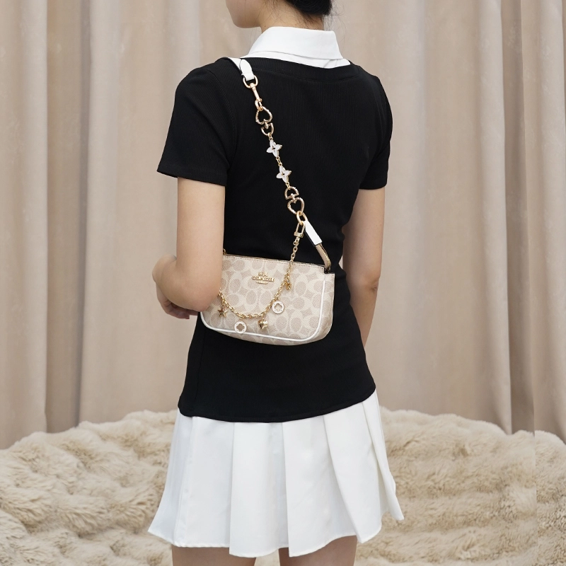COACH Nolita 19