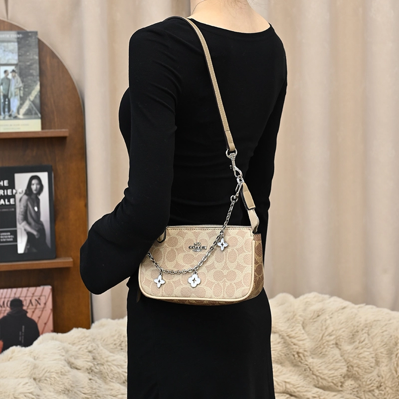 CoachNolita19