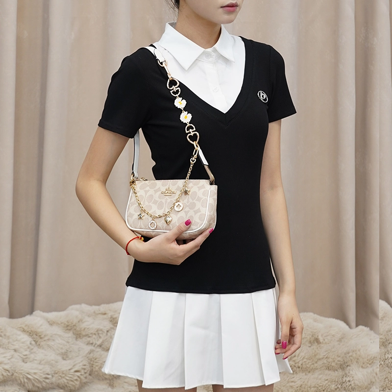 COACH Nolita 19