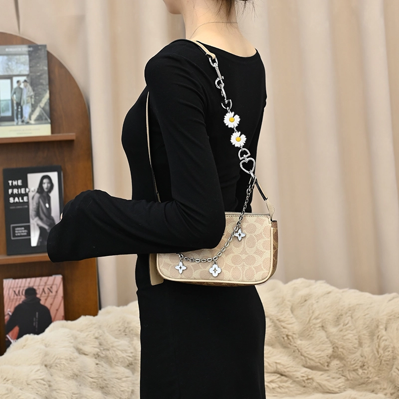 CoachNolita19