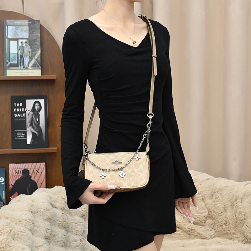 CoachNolita19