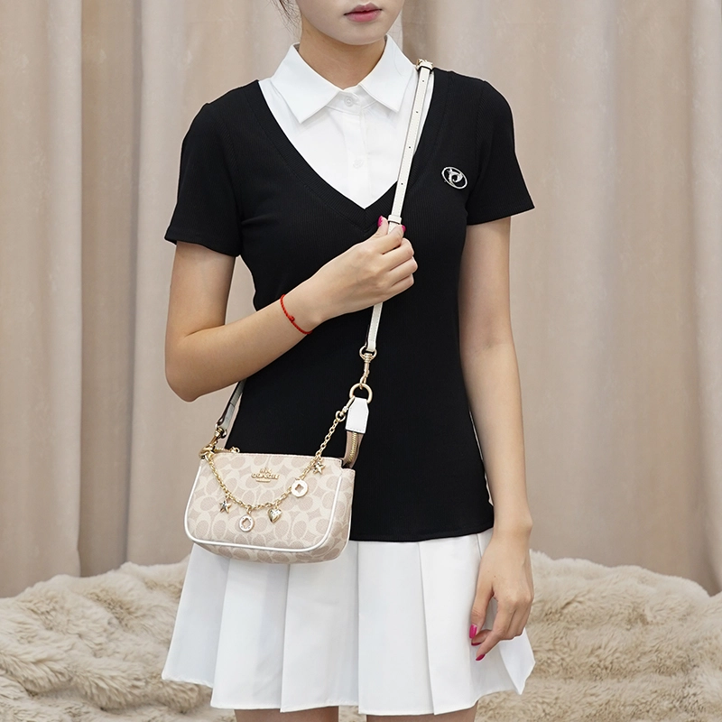 COACH Nolita 19