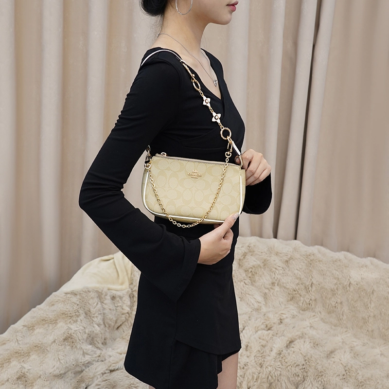 COACHNolita19