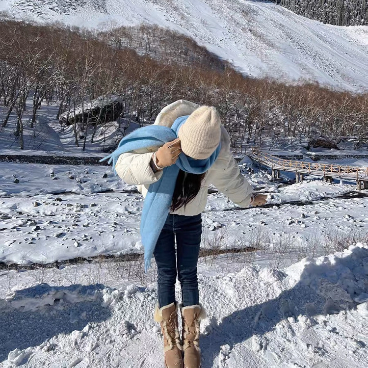 【文艺出片】 浪莎 超有氛围感加厚纯色马海毛围脖百搭流苏设计保暖披肩 心动礼盒装 聚酯纤维 绒线围巾 男女同款情侣款