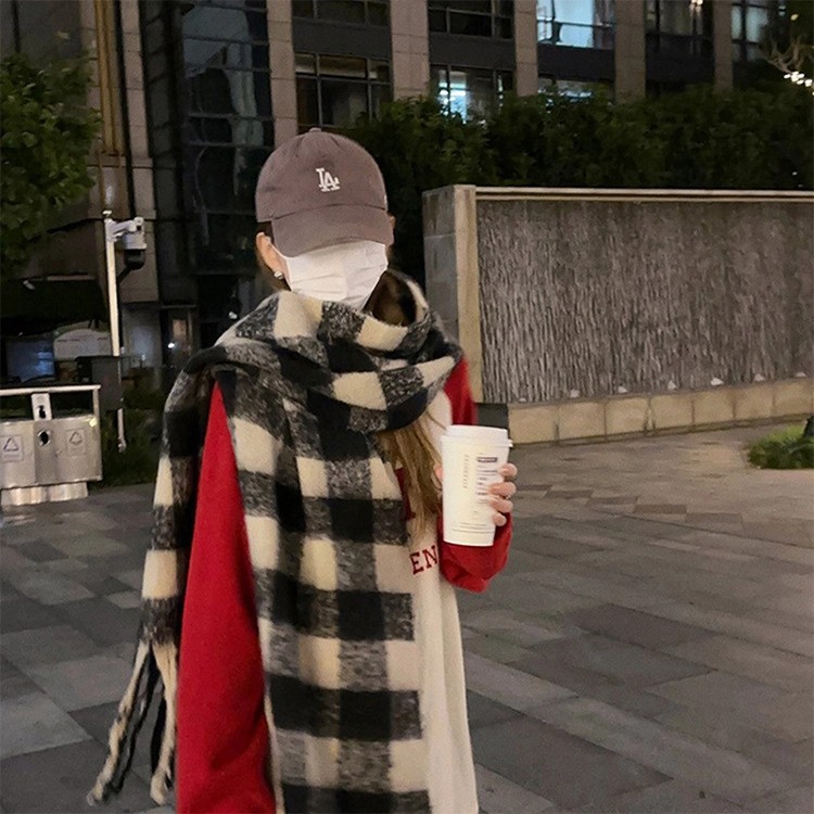 浪莎 超级氛围感马海毛流苏韩系加厚保暖格子仿羊绒 绒线围巾 通用