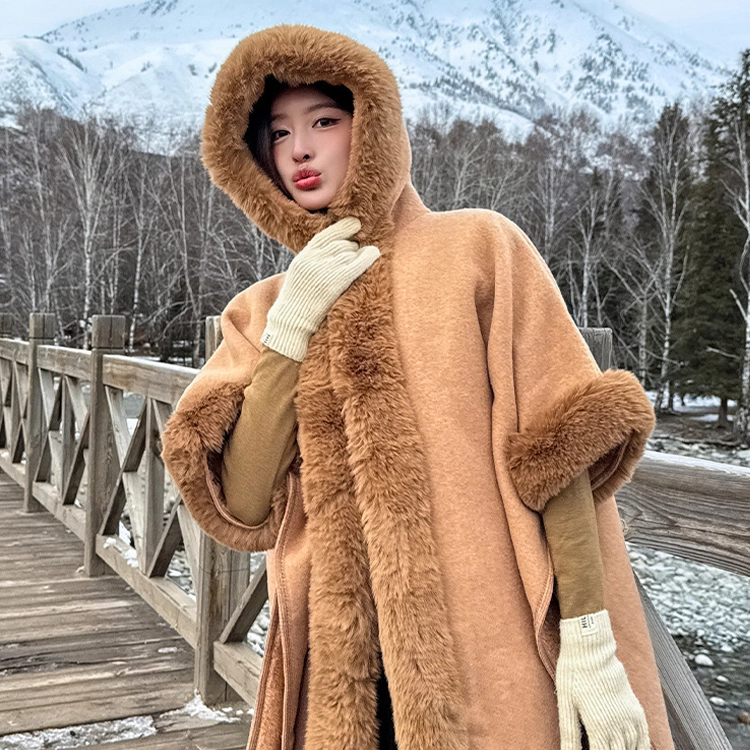 浪莎 氛围感纯色连帽斗篷披肩女生冬季加厚保暖外套加绒加大毛领连帽披风 披肩 女款