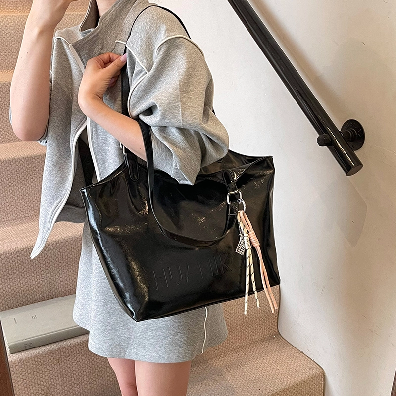 Miss Angel PU Tote