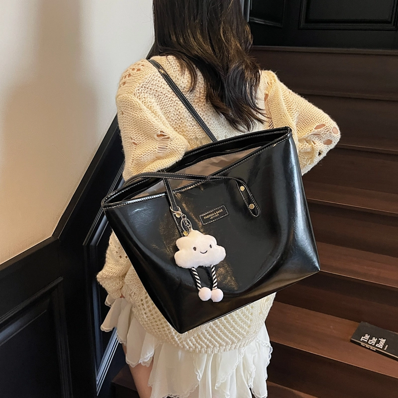 Miss Angel PU Tote