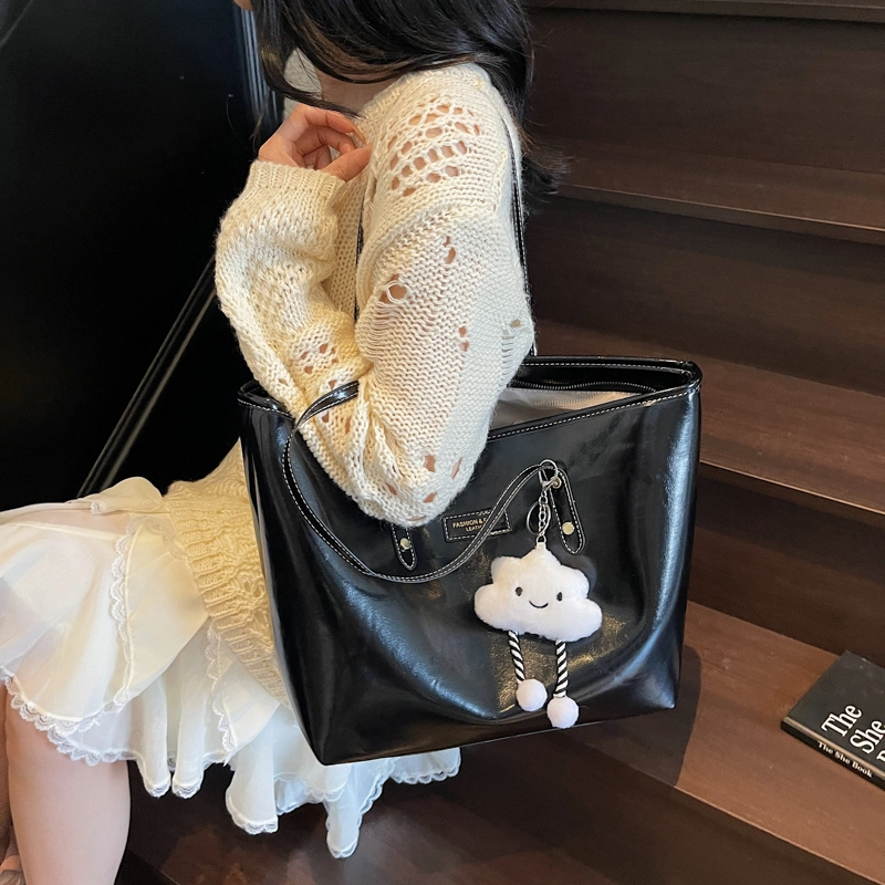 Miss Angel PU Tote