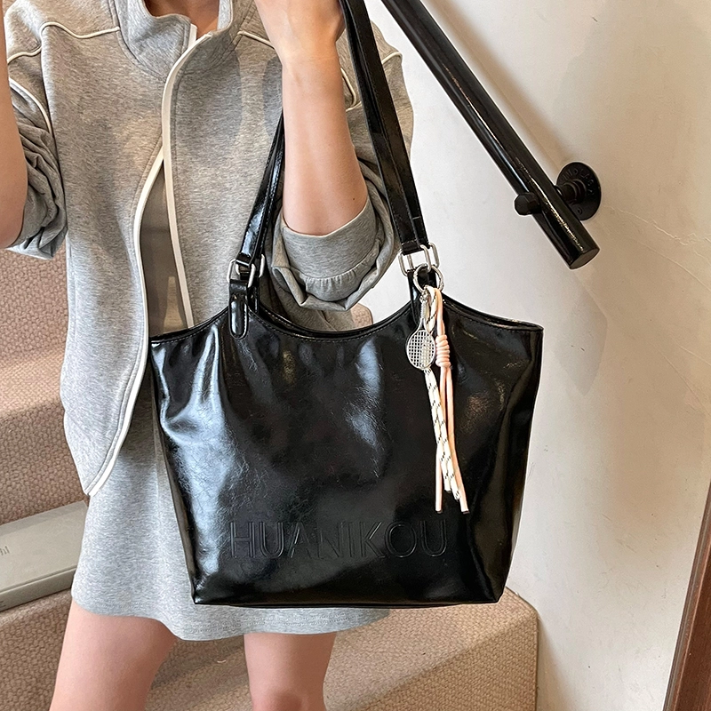 Miss Angel PU Tote