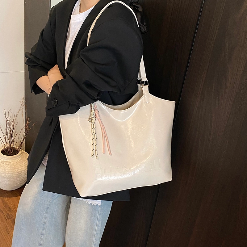 Miss Angel PU Tote