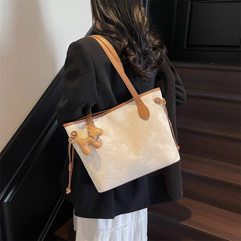 Miss Angel PU Tote